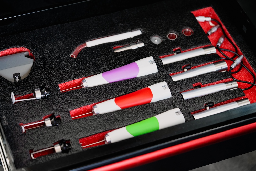 Quanta laser tips and handpieces